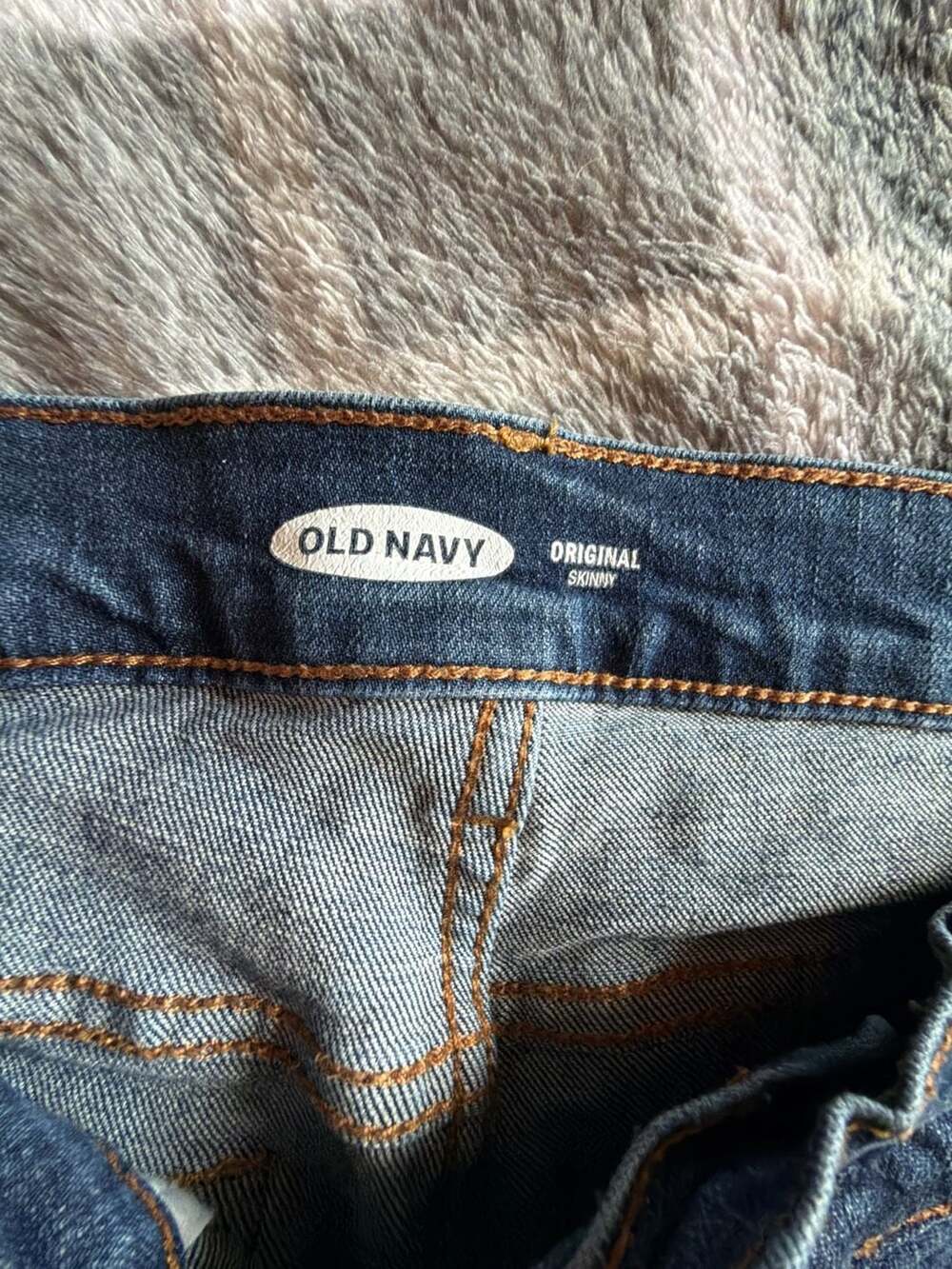 Old Navy Skinny Jeans Dark Wash Women Size 8 Long - Picture 3 of 4